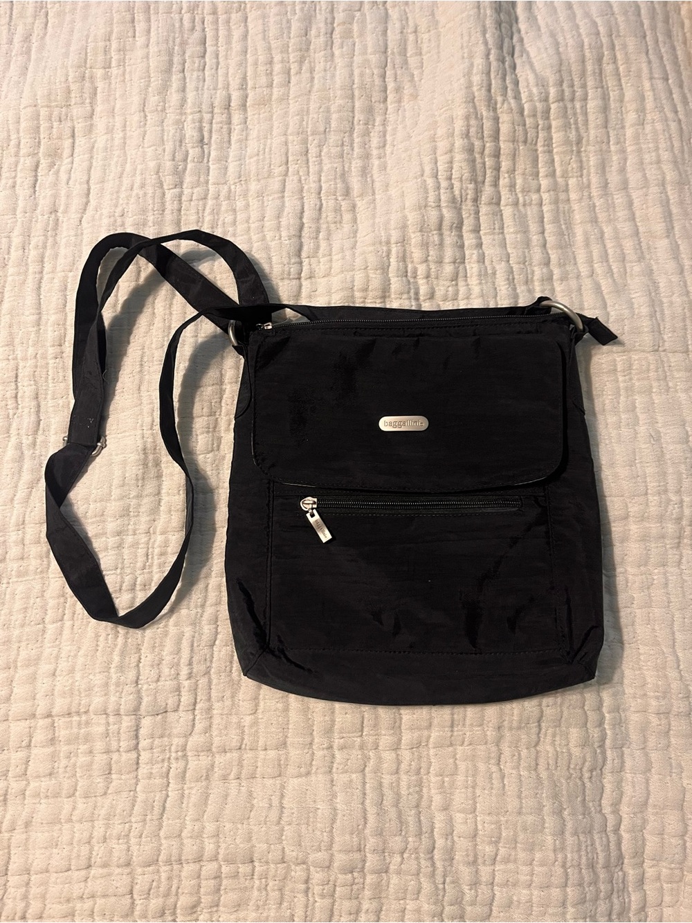 Baggallini Black Lightweight Crossbody Bag